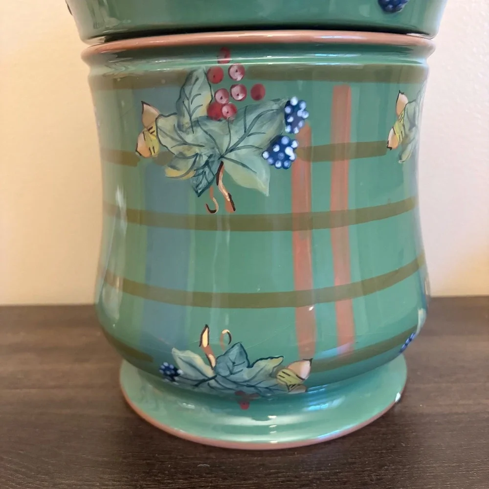 Charming Ceramic‎ Bear Cookie Jar Vintage Berry Vine Design Kitchen Decor